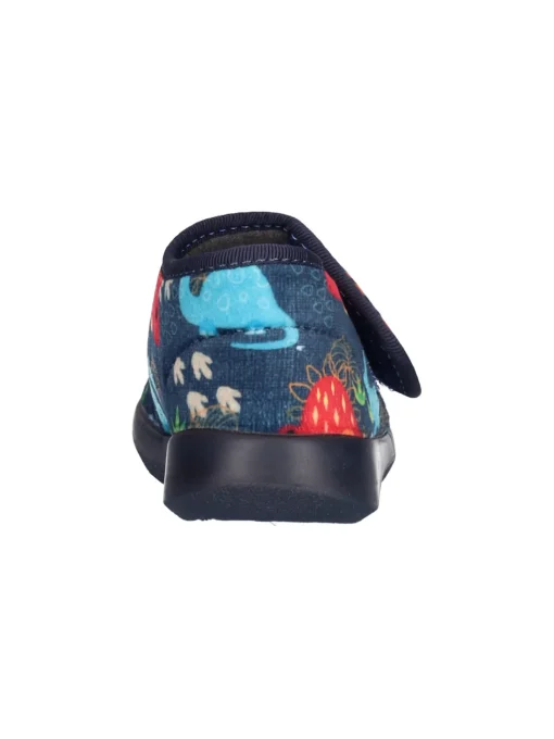 Ciabatta chiusa da bambino blu