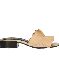 Ciabatta con tacco Bueno da donna beige