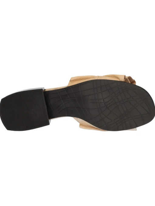 Ciabatta con tacco Bueno da donna beige