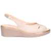 Sandalo con zeppa Confort da donna laminato beige