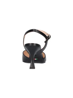 Scarpa con tacco fino Nero Giardini da donna nera