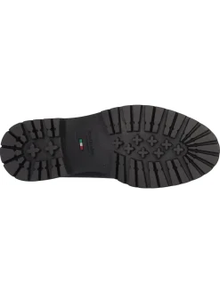 Scarpa stringata Nero Giardini da donna nera